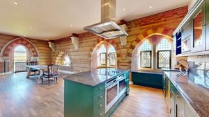 Kitchen dining- click for photo gallery